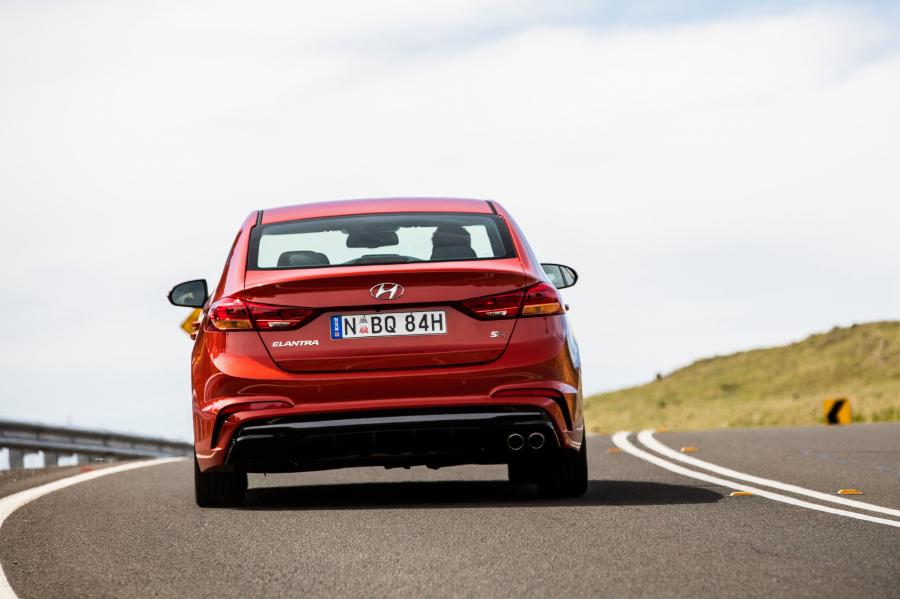  Hyundai Elantra SR Turbo 2016 года  (AU) (фото 16 из 31)